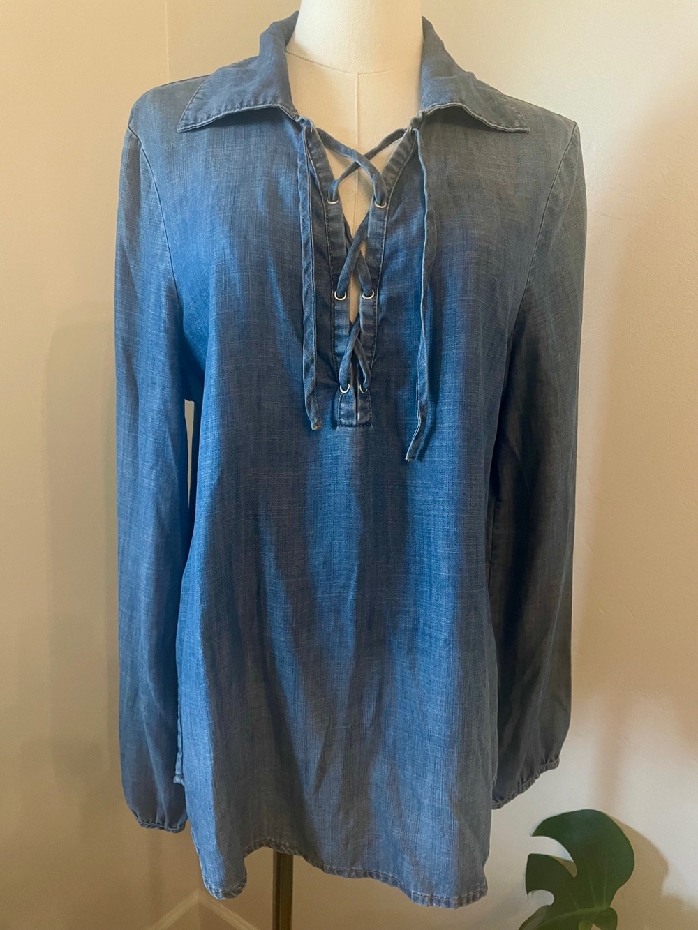 FRAME Denim Hadley Chambray Lace-Up Blouse M Blue Wash Boho‎ Luxe Top